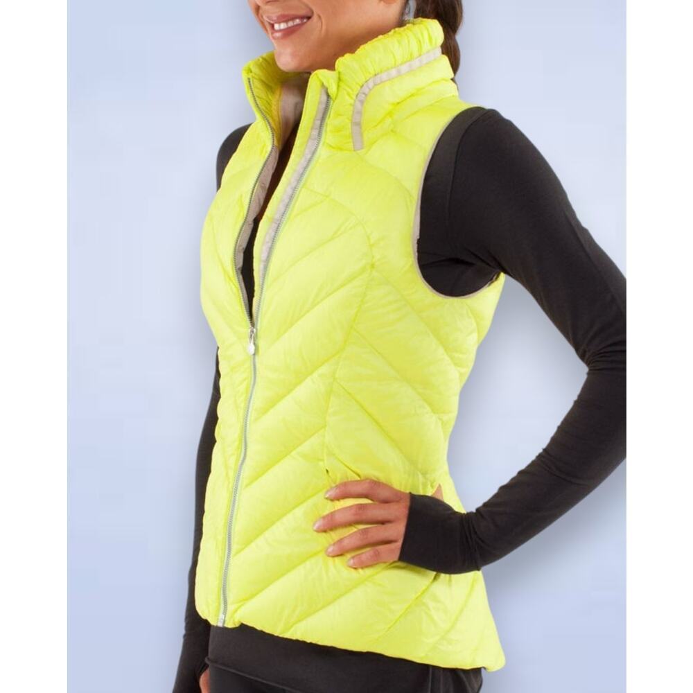 Lululemon Down Town Vest in Split Pea - Size 8